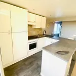 Beau T3 En Duplex Terrasse Et Parking Bien Placé Appartamento *