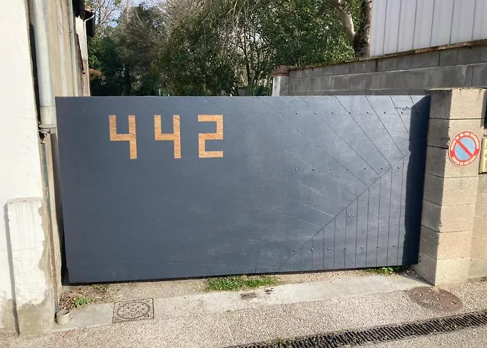 Beau T3 En Duplex Terrasse Et Parking Bien Placé