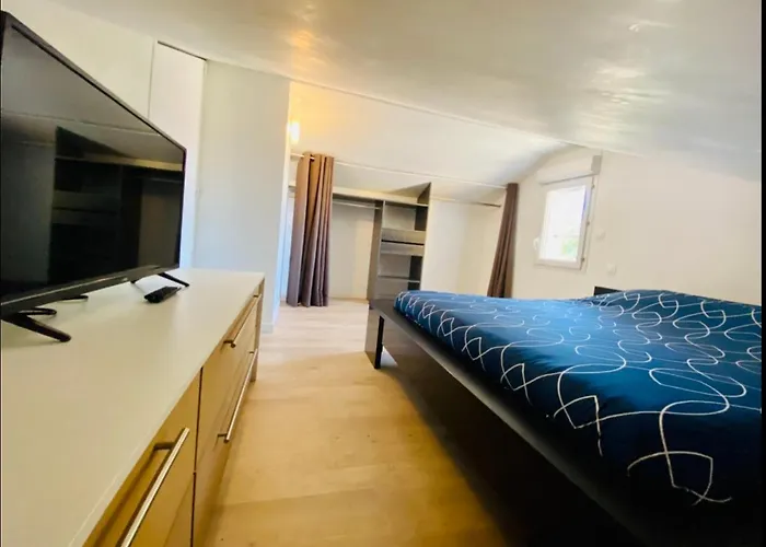 Beau T3 En Duplex Terrasse Et Parking Bien Placé *