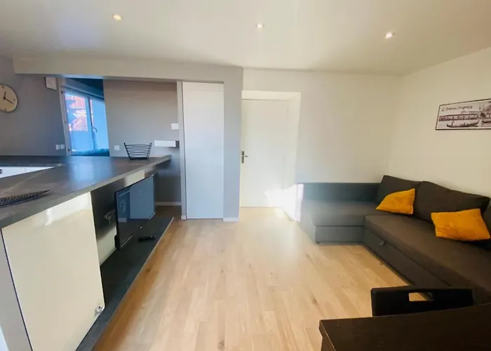 Beau T3 En Duplex Terrasse Et Parking Bien Placé Appartement